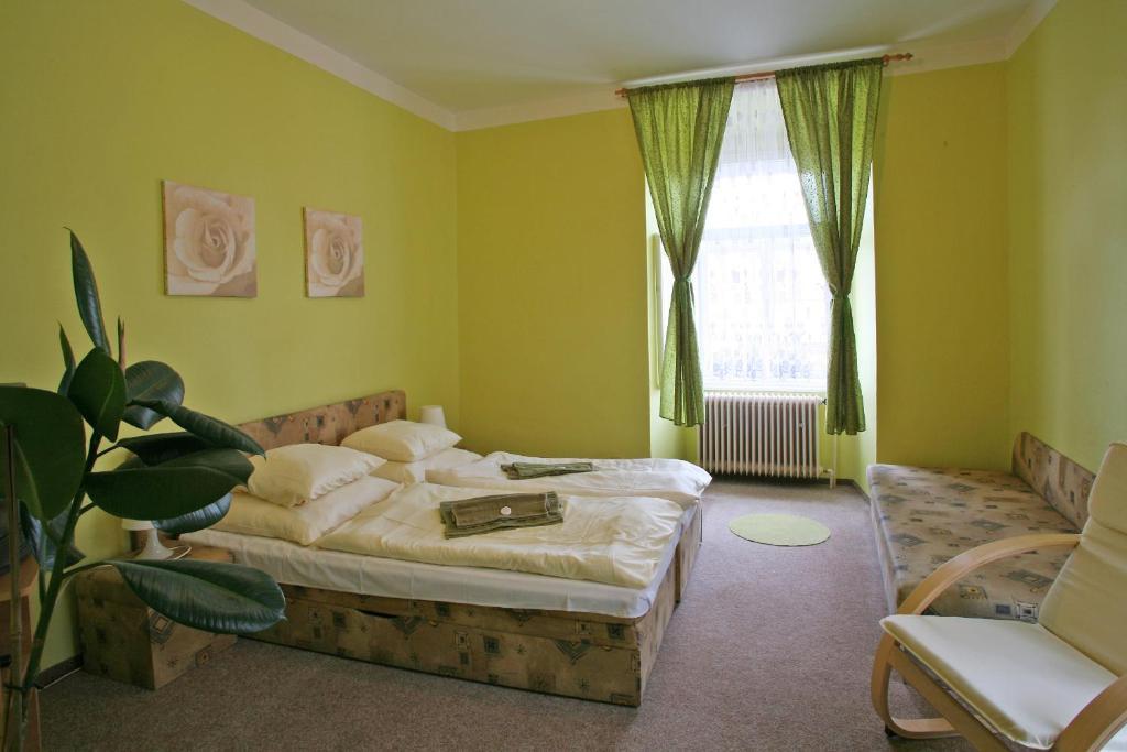 Hotel Zlaty Jelen Horažďovice Екстериор снимка